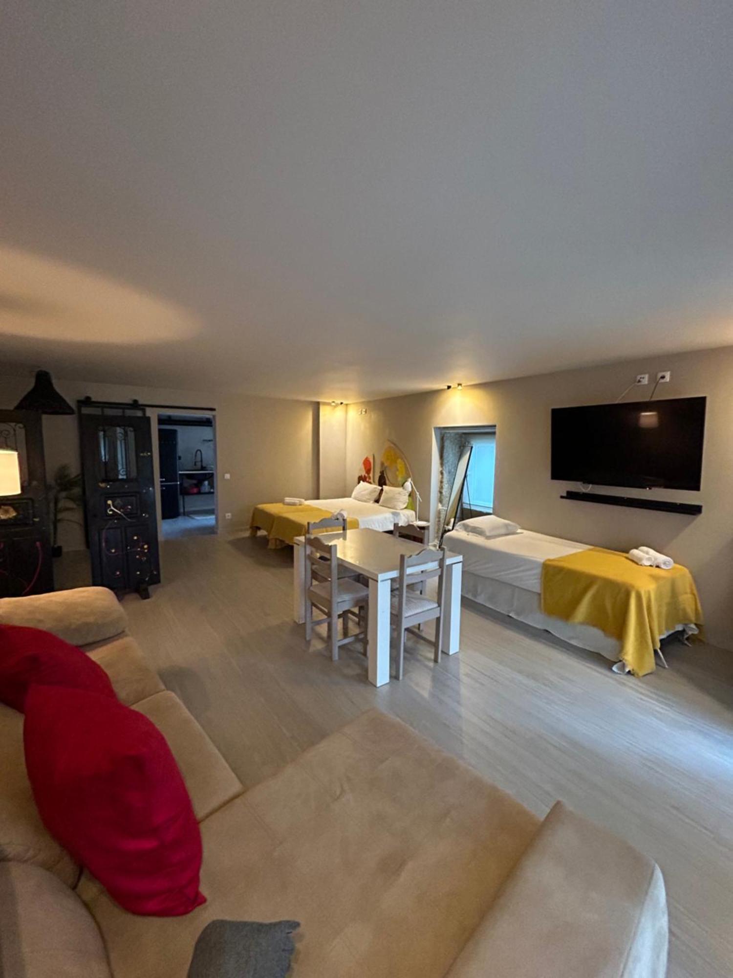 شقة Casas Sebastiao - Tourist House كامينيا الغرفة الصورة